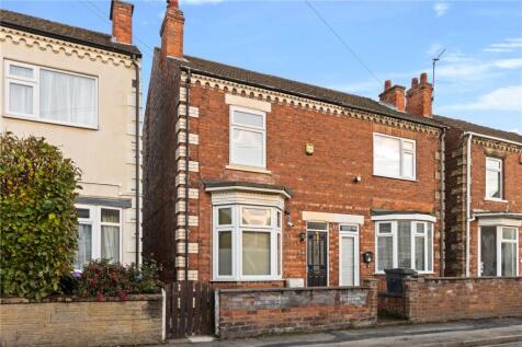 George Street, Gainsborough... 3 bed semi