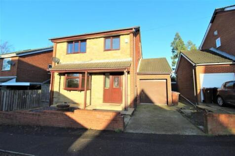 High Street, Staincross, S75 5AZ 3 bed detached house for sale