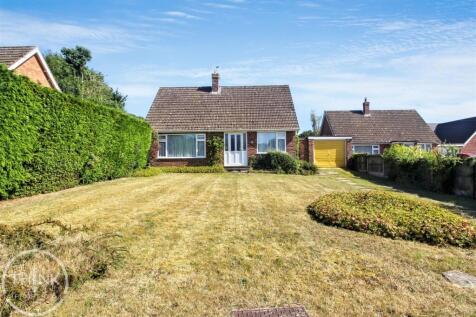 St. Edmunds Rise, Norwich NR8 3 bed chalet for sale