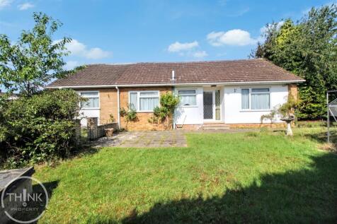 2 bedroom semi-detached bungalow for sale