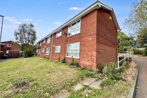 1 bedroom ground floor flat for sale