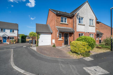 113 Redruth Drive, Carnforth... 3 bed semi