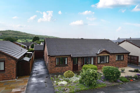 65 Hazelmount Drive, Carnforth... 2 bed semi