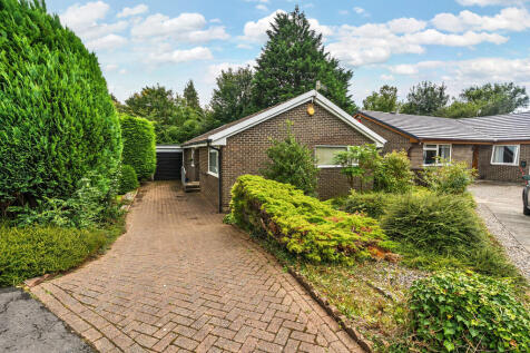 12 Redmayne Drive, Carnforth... 3 bed detached bungalow for sale