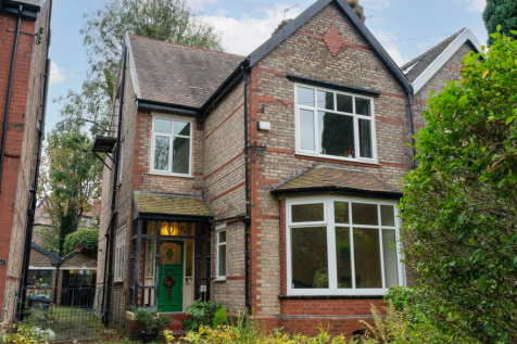 6 bedroom semi-detached house for sale