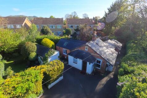 4 bedroom detached bungalow for sale