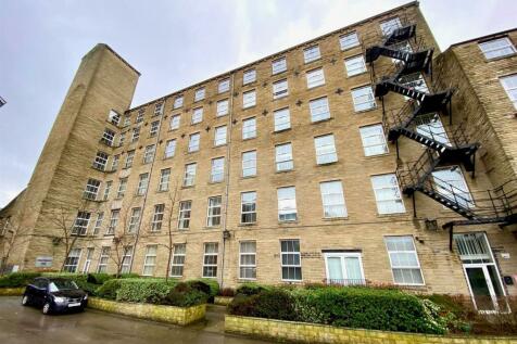 Westbury Street, Elland 2 bed apartment for sale