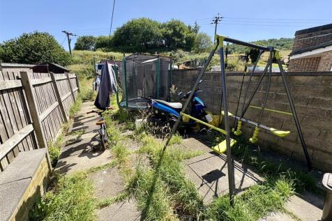 Whitwell Green Lane, Elland 2 bed terraced house for sale