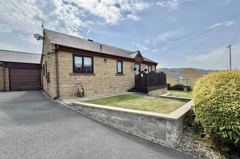 Caldercroft, Elland 2 bed detached bungalow for sale