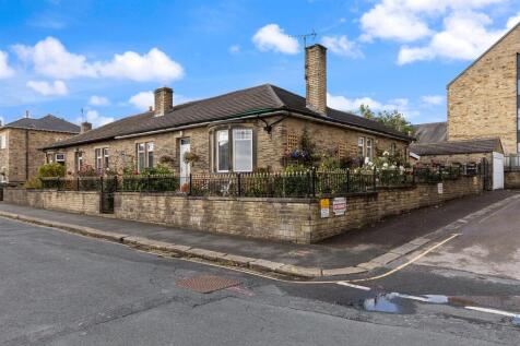 Winona, Linden Road, Hullen Edge, Elland 3 bed semi