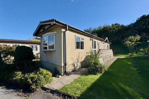 Elland Hall Caravan Site, Elland 2 bed park home for sale