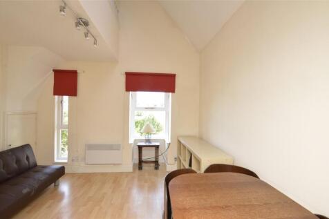 Alexander Close, Barnet EN4 1 bed apartment for sale