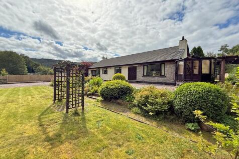 4 bedroom detached bungalow for sale