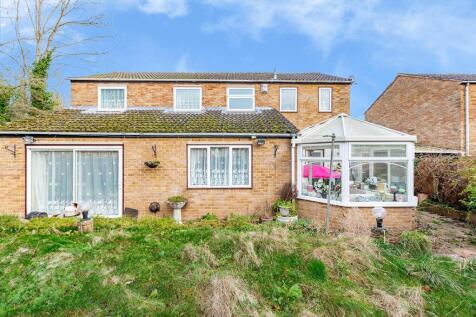 Westfield, New Ash Green DA3 5 bed link detached house for sale