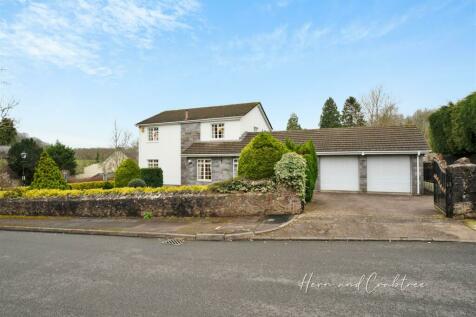 5 bedroom detached house for sale