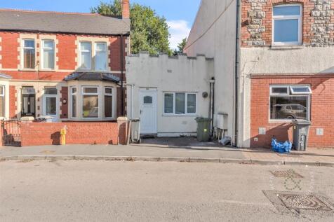 1 bedroom maisonette for sale