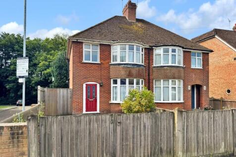 Victoria Crescent, Ashford TN23 3 bed semi