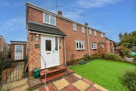 3 bedroom semi-detached house for sale