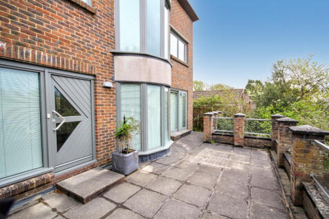 Hilders Farm Close, Crowborough 3 bed detached house for sale