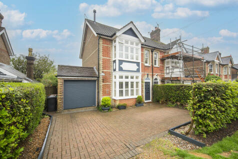 4 bedroom semi-detached house for sale