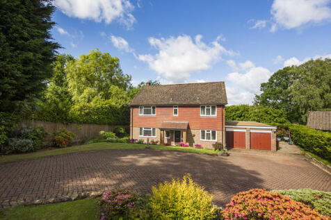 Rannoch Road, Crowborough 4 bed detached house for sale
