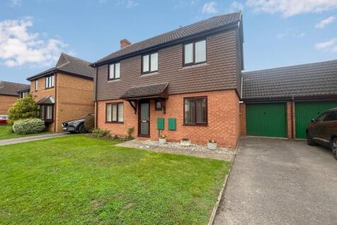 Apple Tree Close, Biggleswade, SG18 4 bed detached house for sale