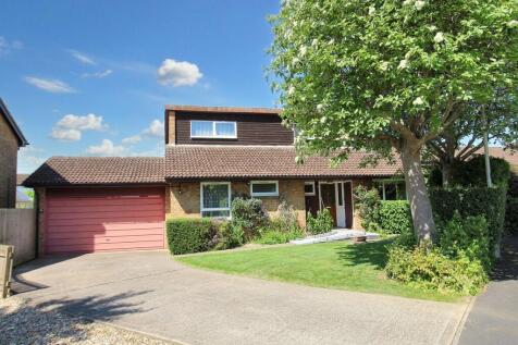 Greenway, Letchworth Garden City, SG6 4 bed detached bungalow for sale