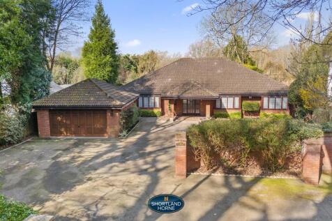 4 bedroom detached bungalow for sale