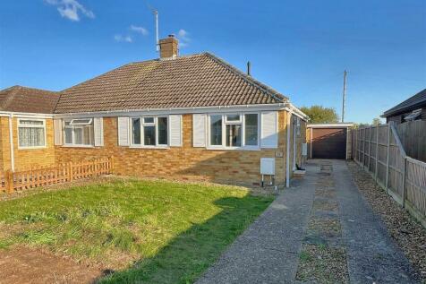 3 bedroom semi-detached bungalow for sale