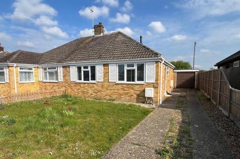 3 bedroom semi-detached bungalow for sale