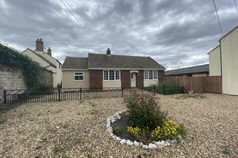 2 bedroom detached bungalow for sale