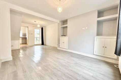 All Saints Road, Newmarket, Suffolk, CB8 2 bed terraced house for sale