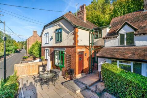 27 The Wharfage, Ironbridge, Telford... 3 bed semi