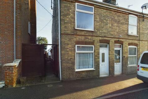 3 bedroom end of terrace house for sale