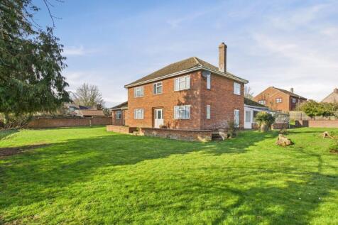 5 bedroom detached house for sale