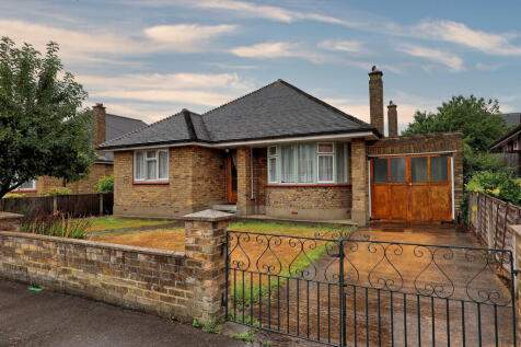 4 bedroom detached bungalow for sale