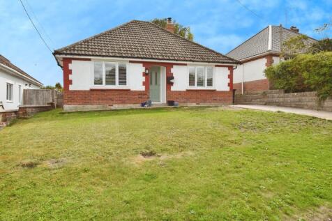 2 bedroom detached bungalow for sale