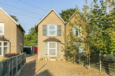 2 bedroom semi-detached house for sale