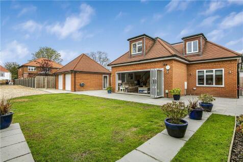 Village Road, Egham, Surrey, TW20 4 bed bungalow for sale