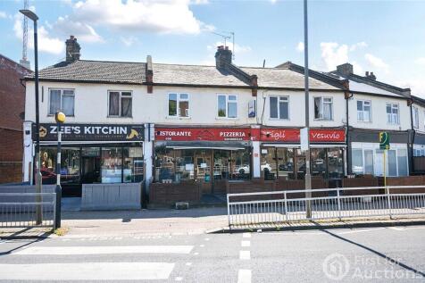 Garratt Lane, London, SW17 2 bed apartment for sale