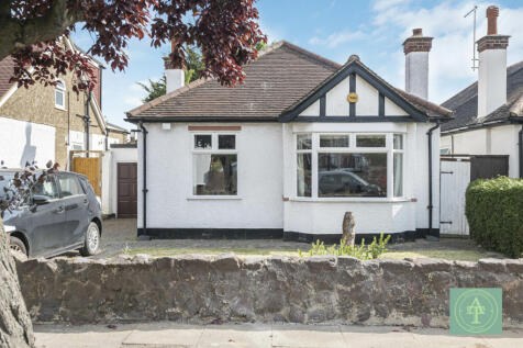 Ash Grove, EN1 2 bed detached bungalow for sale