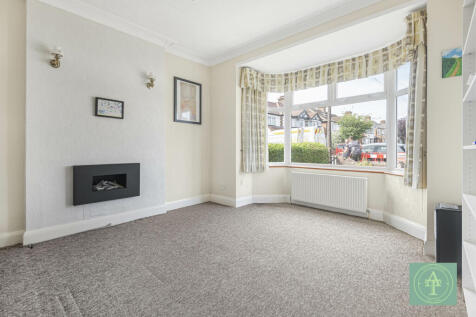 Ash Grove, EN1 2 bed detached bungalow for sale