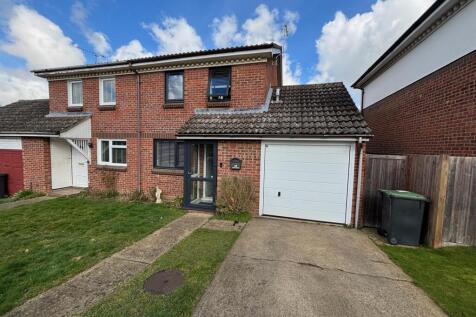 3 bedroom semi-detached house for sale