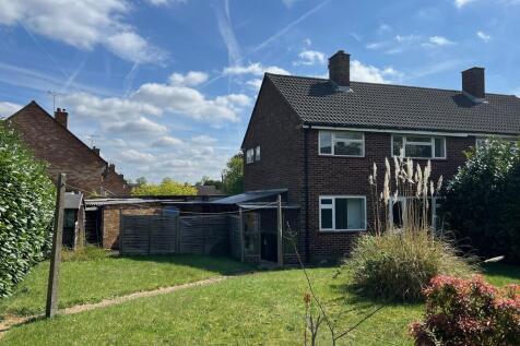 3 bedroom semi-detached house for sale