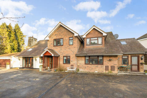 6 bedroom detached house for sale