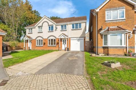 4 bedroom semi-detached house for sale