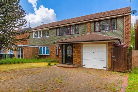 5 bedroom semi-detached house for sale