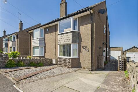 2 bedroom semi-detached house for sale