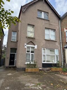 Oliver Grove, South Norwood 2 bed flat for sale