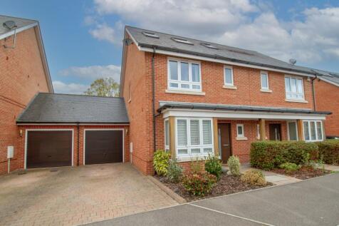 4 bedroom semi-detached house for sale